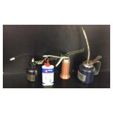 Oil cans, organizer with screws and rubber