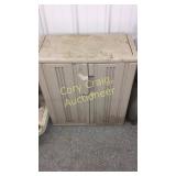 Rubbermaid Storage Box With Misc