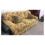 Flex Steel floral sofa MUST HAVE HELP TO LOAD