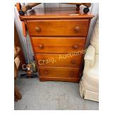 4 drawer chest of drawer MUST HAVE HELP TO LOAD