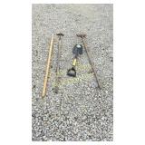 Hoes, mini shovel and a handle