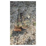 2 shovels
