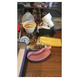 (2) Folding sweater dryers, plastic cups, c