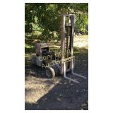 Walk Behind Fork Lift NEED WORK