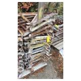 (44) Scaffold Out Riggers