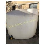 1,200 gal. Poly Water Tank
