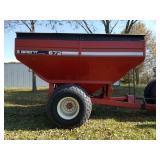 Brent 672 Grain Cart, 13.5" Auger, Roll Tarp,