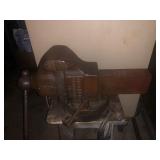 Yost Heavy Duty Bench Vise, 12", swivels, NICE!
