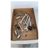 Wrenches and Sockets Williams, Bafflo, Call Cory