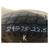 Tire: 295-75-22.5