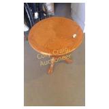Round oak table
