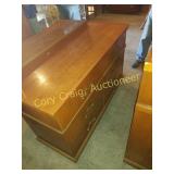 (6) Drawer dresser with mirror