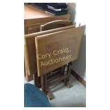 set of (4) wood tv trays with stand