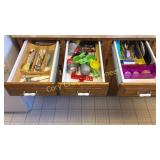 4 Drawers of kitchen Items