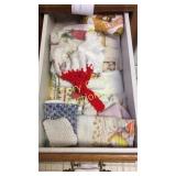 Kitchen towels & hot pads