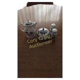 Woods luck blue willow onion pattern salt and