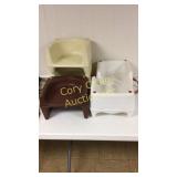 (5) plastic kids booster seats