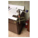 Edlund countertop can opener