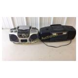 2 radios one without a cord am fm with cd players
