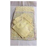 Box of assorted linens, napkins, vintage table