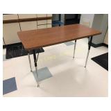 Nice work table with adjustable legs