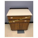 Nice base cabinet with 2 drawers and 2 doors