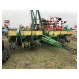 John Deere 7200 Planter, 12R, 30” Maxemerge 2,