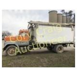 1971 IH Fleetstar Truck with 18’ feed box