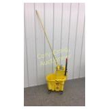 Rubbermaid Commercial Mop Bucket with Mop Like New