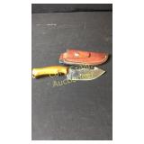 5" Knife With Gut Hook Leather Sheath