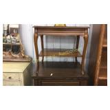 19"x 24"x 22" End Table