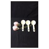 3 Currier & Ives Ladles, Pink Currier & Ives Salt