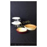 Pampered Chef Mixing bowls with spouts and lids,