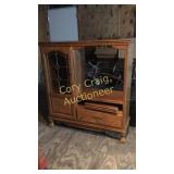 Entertainment center