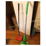 Electrostatic action sweeper and cordless swifter