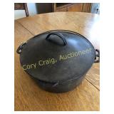 Wagner #9 cast iron Dutch oven w/ lid... NICE!