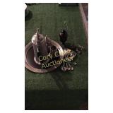 Egg, Oil Can, 2 Small Figurines, Small Pad L