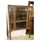 Curio Cabinet with 2 fixed shelves