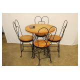 Ice Cream Table & 4 Chairs