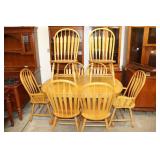 Honey Oak Table, 8 Chairs, 2 Leaves