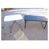 2 Folding Tables