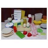 Tupperware & Assorted Plastic Kitchen Items