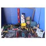 Hand Tools, 4" Bench Vise, Level