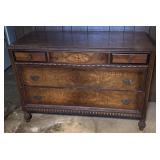 5-Drawer Dresser 50'X21'X35'