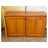 2 Door/4 Drawer Maple cabinet - 19''X50'X30'