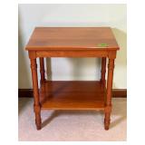 Maple End Table - 21'x16'x25'