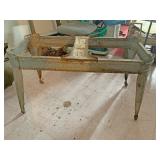 Wheeling square wash tub stand
