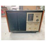 Zenith high performance turned radio