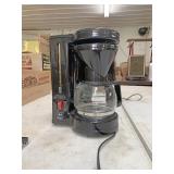 Single cup coffee maker