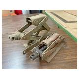 Two hydraulic jacks